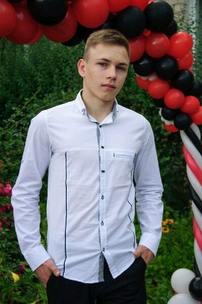  ,   Maksim, 25 ,   