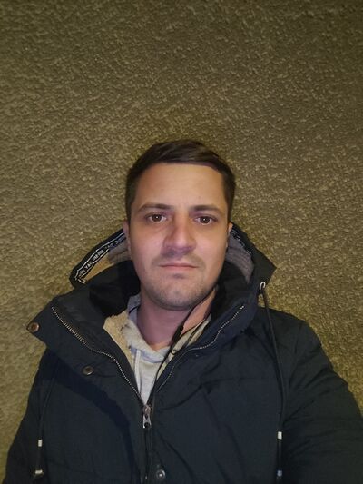  ,   Marin, 32 ,   c 