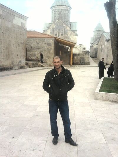  ,   Armen, 44 ,   