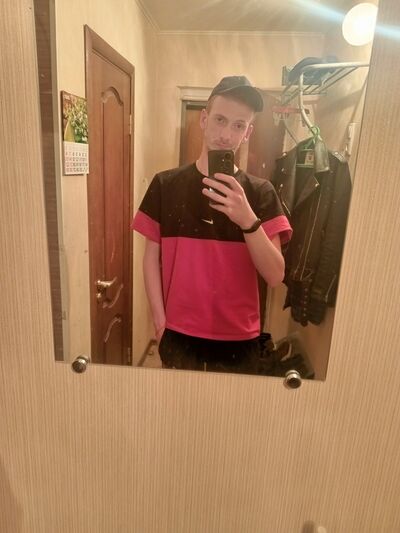 ,   Artem, 23 ,   c , 
