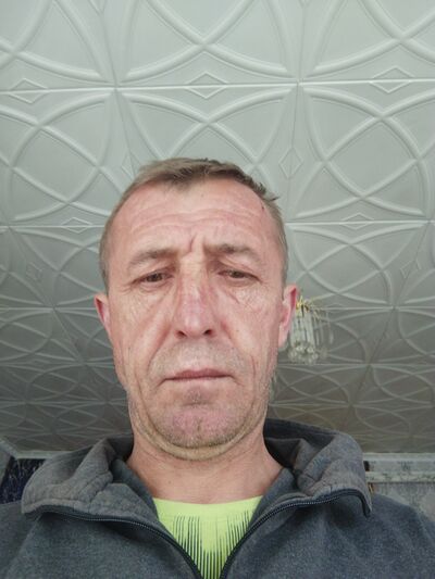  ,   Sergei, 46 ,   c 