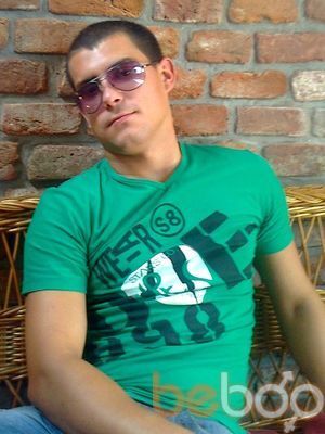  ,   Josy, 32 ,   
