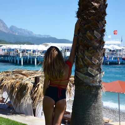  ,   Julia, 25 ,   ,   , c 