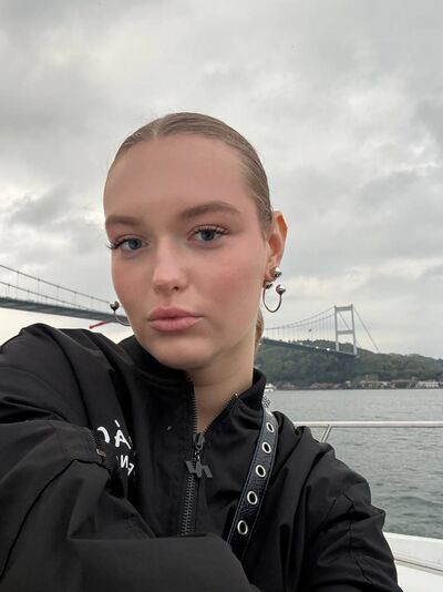  -,   Diana, 28 ,   ,   