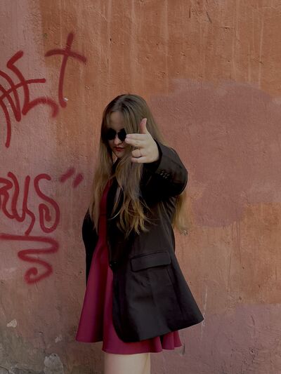  -,   Valeria, 22 ,   c 