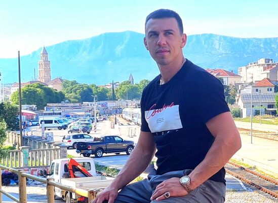  ,   Rostyslav, 35 ,   ,   