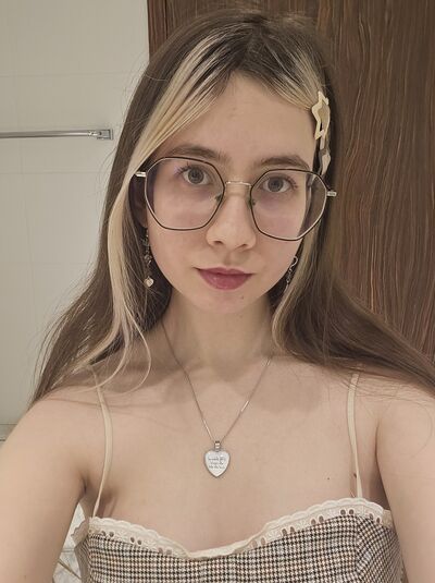  ,   Margarita, 18 ,   c 