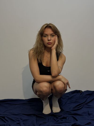  ,   Viktoria, 22 ,   ,   , 