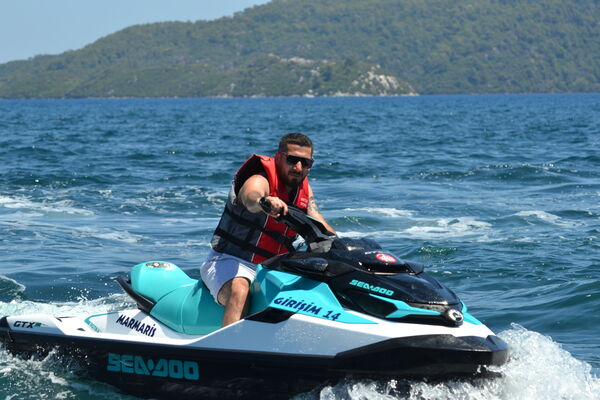  ,   Abbas, 32 ,   ,   