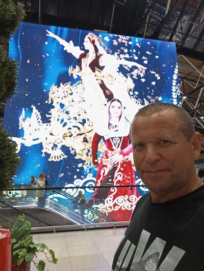  ,   Valentin, 51 ,   ,   , c , 