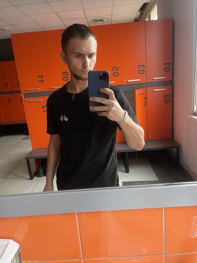  ,   Vlad, 19 ,   ,   