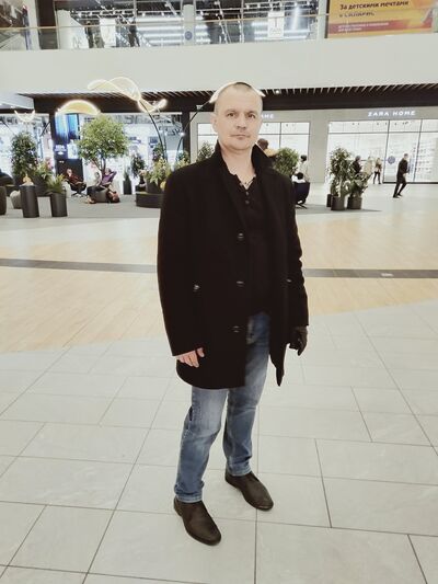  ,   Alex, 48 ,   c 