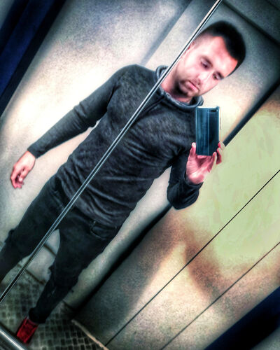  ,   Artur, 31 ,   ,   , c , 