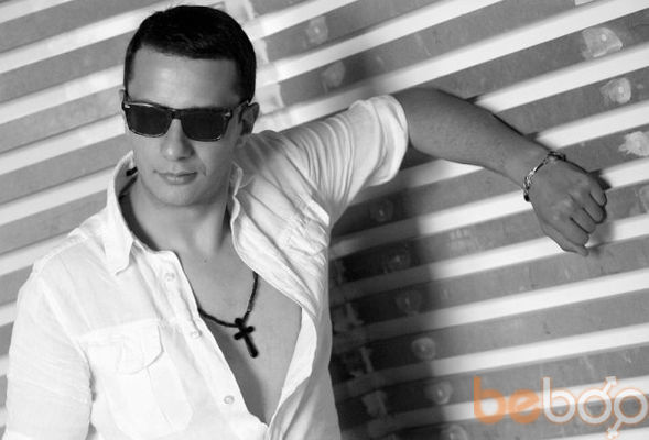  ,   Artur, 56 ,  