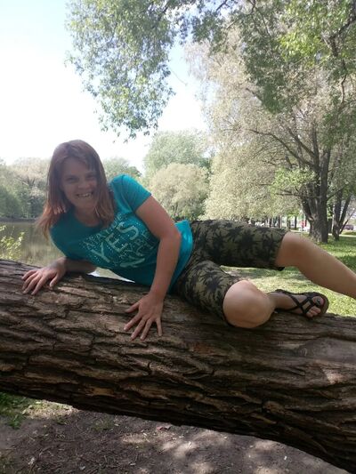  -,   Elena, 44 ,   