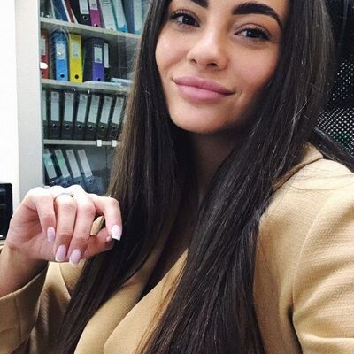  ,   Viktoria, 25 ,   ,   