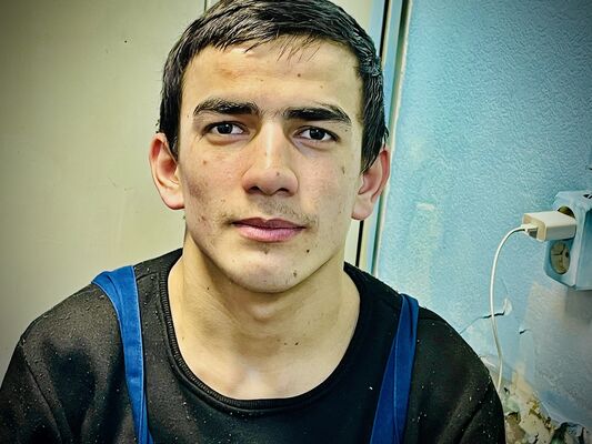  ,   Anush, 21 ,   ,   