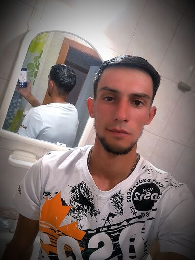  ,   Artur, 29 ,  