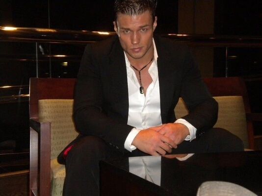  ,   Ruslan, 36 ,   ,   , c , 