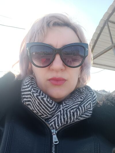  ,   Lina, 42 ,  
