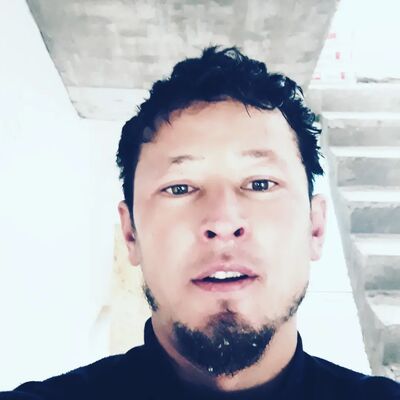  ,   Ali, 32 ,   ,   
