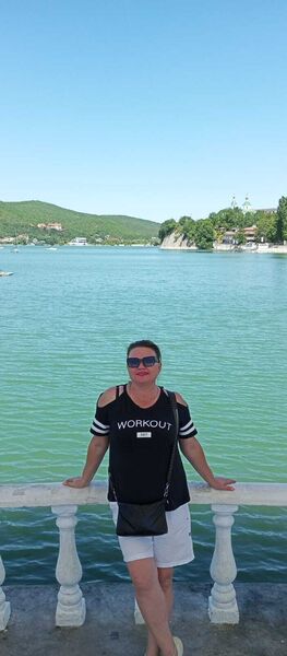  ,   Margo, 43 ,   c 