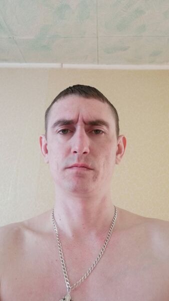  ,   Denis, 37 ,   ,   