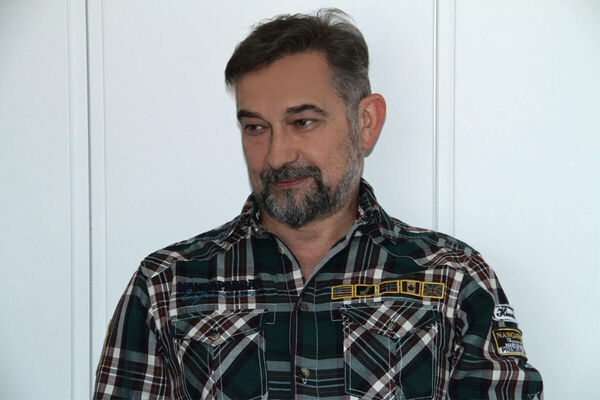  Velbert,   , 64 ,     , c , 