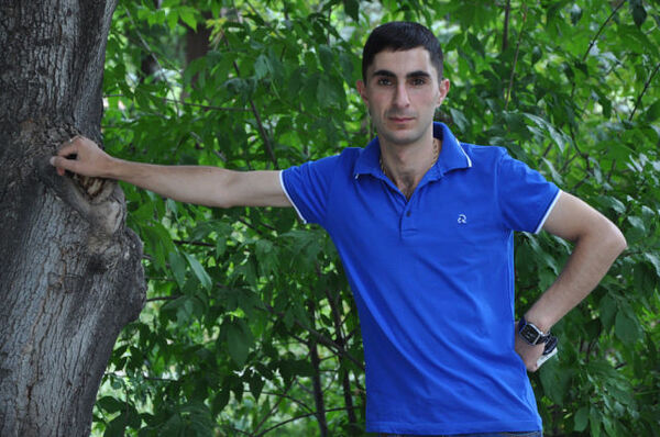  ,   ARMEN, 36 ,  