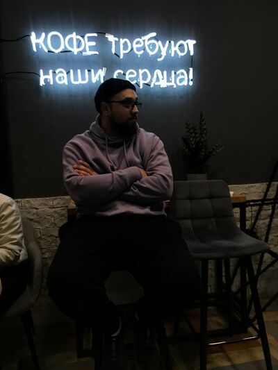  ,   Anton, 32 ,   ,   