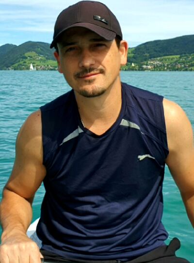  Bruckmuhl,   , 49 ,   