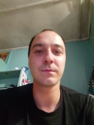  -,   Anton, 32 ,   ,   , c , 