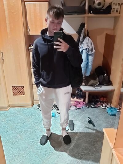  ,   Alex, 23 ,   