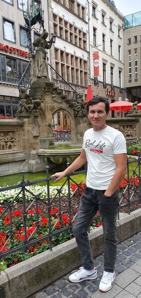  ,   Dauren, 37 ,   ,   , c , 