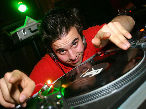  ,   Dj, 38 ,   