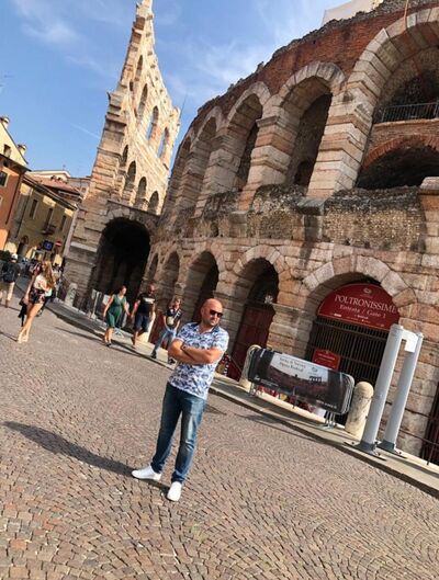  ,   Artur, 42 ,     , c 
