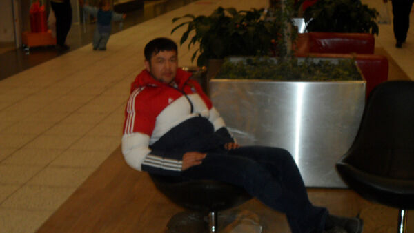 ,   Isfandiyor, 39 ,   