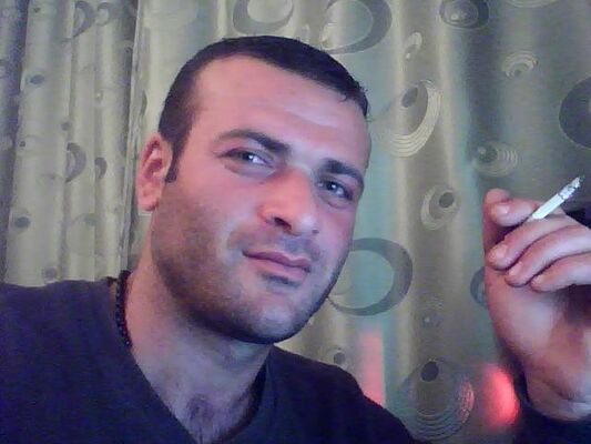 ,   Alex, 39 ,  