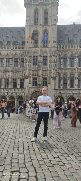  Torhout,   , 42 ,   ,   