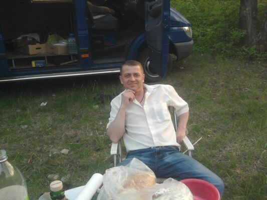  ,   Bob, 44 ,   