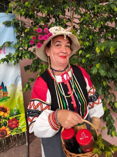  ,   Olga, 59 ,   ,   , c , 