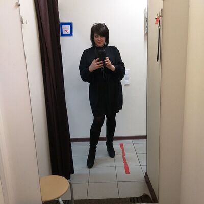  ,   Viktorija, 43 ,   ,   
