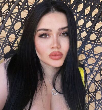  ,   Adalina, 28 ,   ,   
