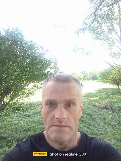  ,   Igor, 52 ,   c 