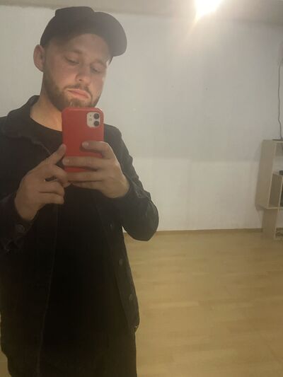  ,   Artem, 28 ,   
