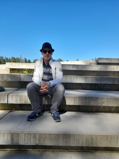  ,   Roland, 26 ,     , c 