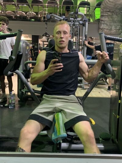  ,   Denis, 28 ,   ,   , c 