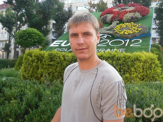  2002521  Rostyslav, 35 ,    