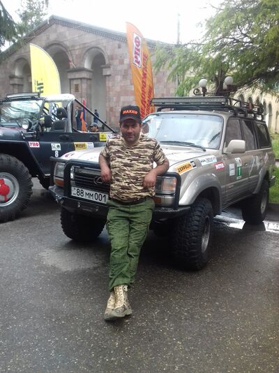  ,   Artur, 42 ,   ,   , c 