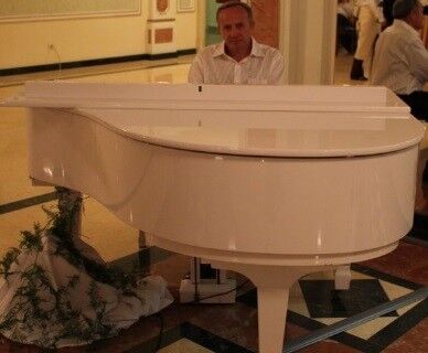  ,   Alex, 59 ,  